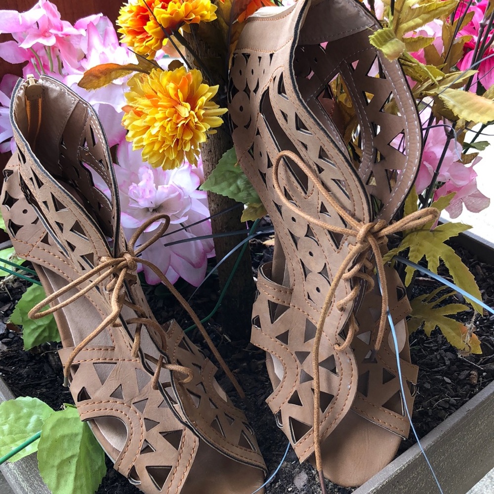 Gladiator like sandals with 1” wedge brown